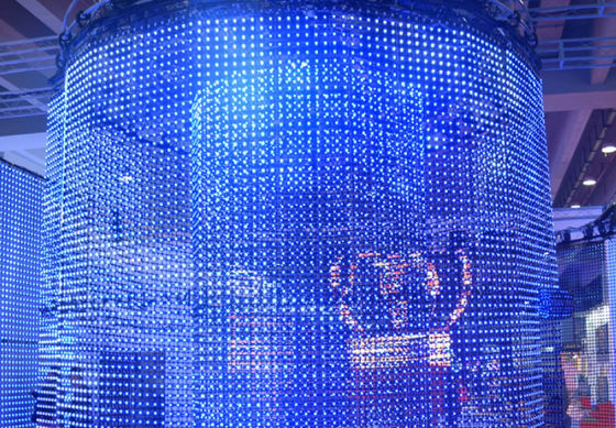 방수 소프트 LED 메쉬 비디오 스크린 RGB 50mm DMX512 160도 실내 디스플레이