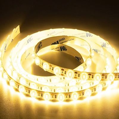 광고 및 조명 필요를 위해 높은 밝기와 제어하기 쉬운 LED 스트립 라이트